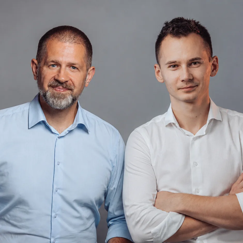 Michał Stanisławek and Rafał Garbacz, founders of dyrektor.ai